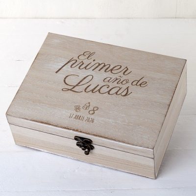 Caja de madera personalizada "Primer año"