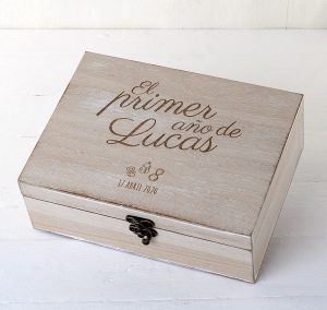 Caja de madera personalizada "Primer año"